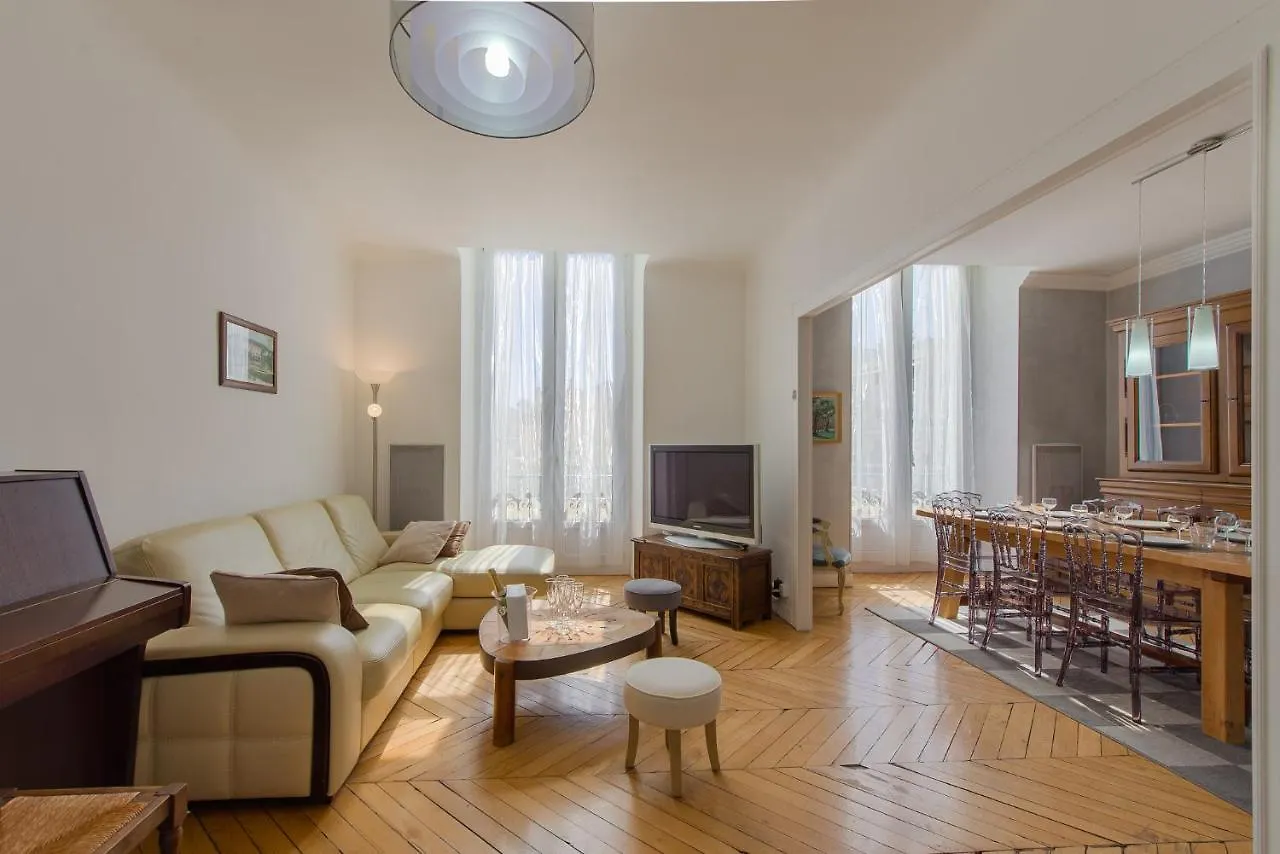 Belle Époque Palace Suites: Seaside Elegance in Menton