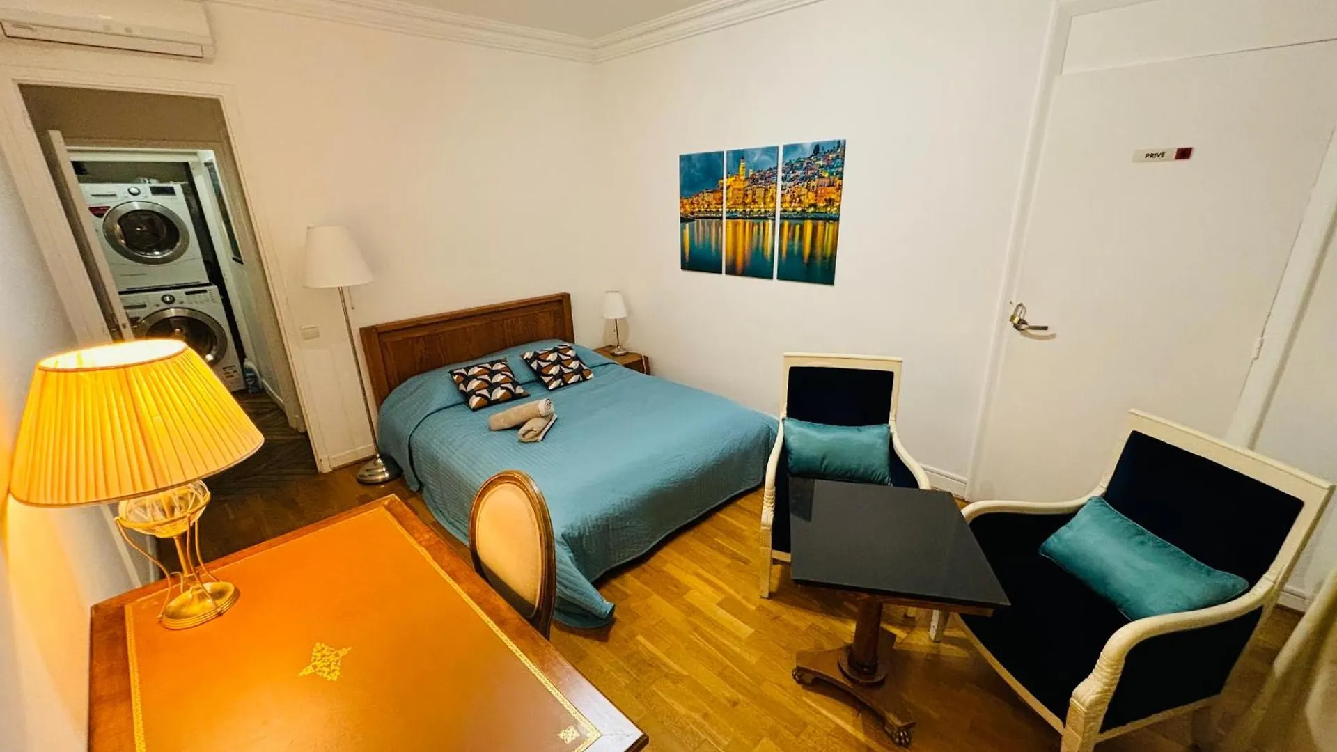 Belle Époque Palace Suites: Seaside Elegance in Menton Apartment
