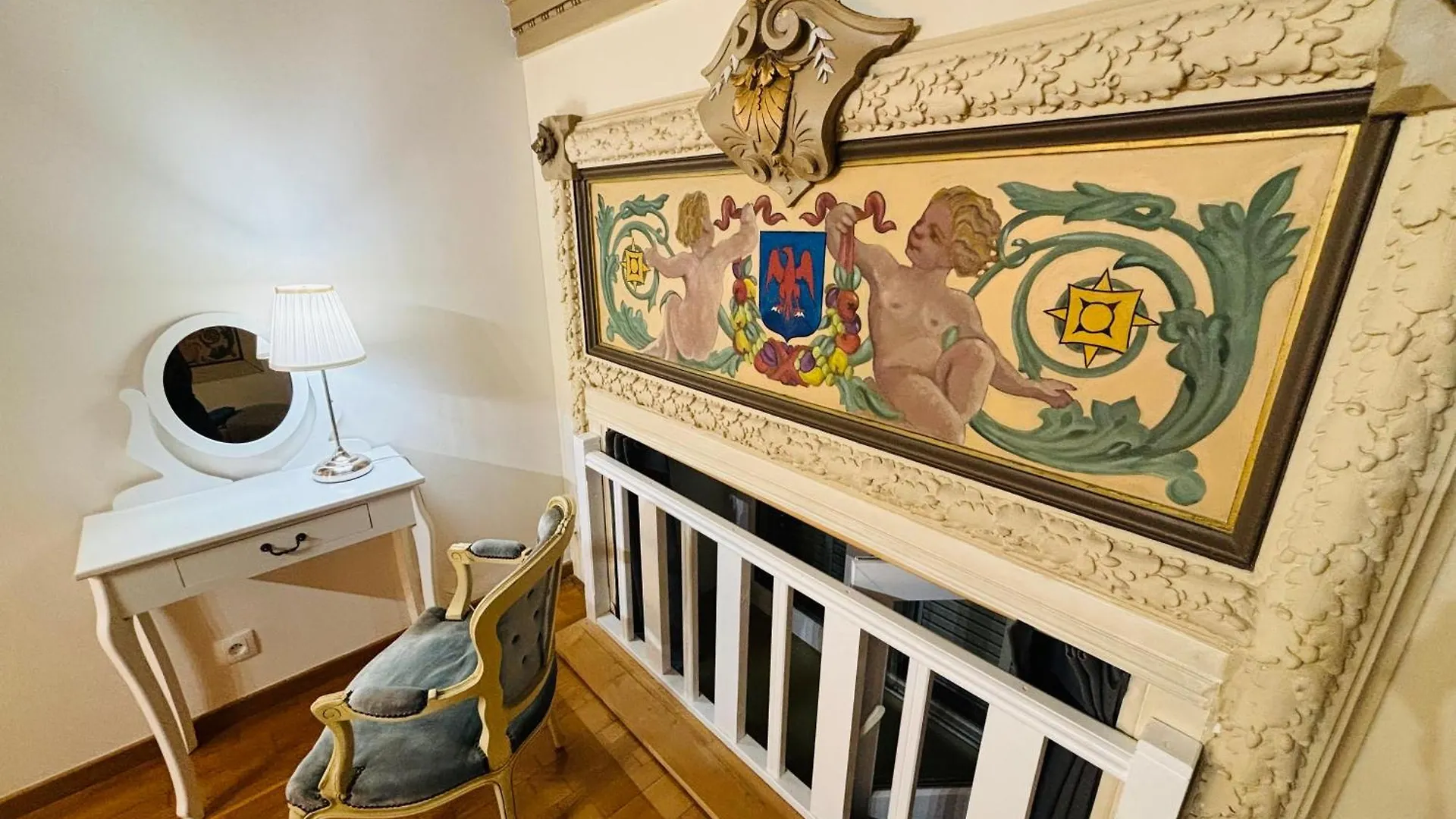 Belle Époque Palace Suites: Seaside Elegance in Menton