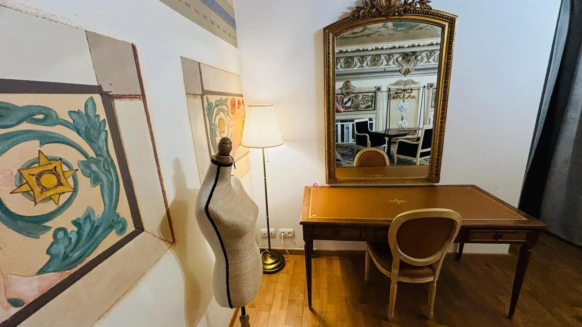Belle Époque Palace Suites: Seaside Elegance in Menton