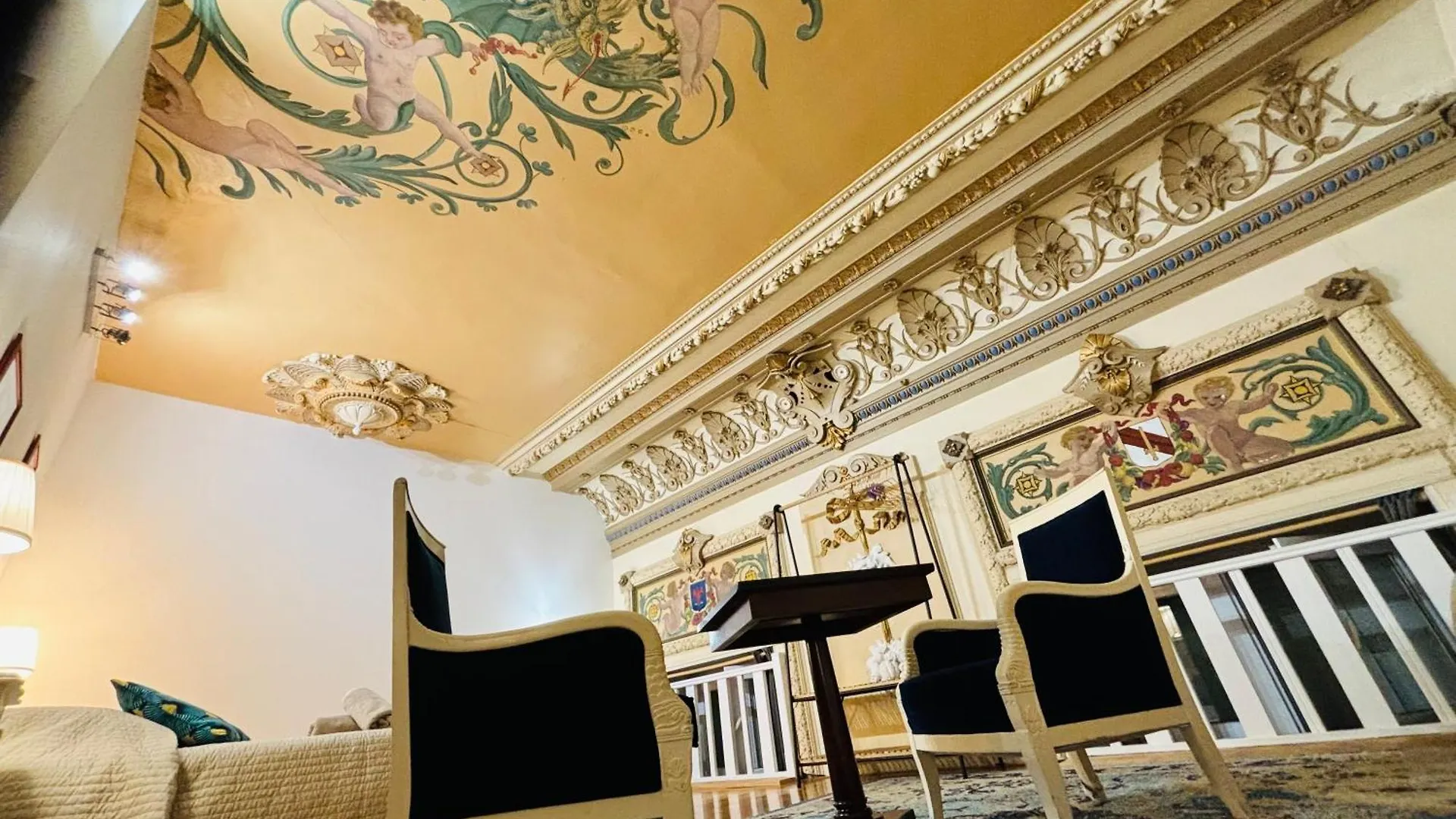Apartment Belle Époque Palace Suites: Seaside Elegance in Menton France