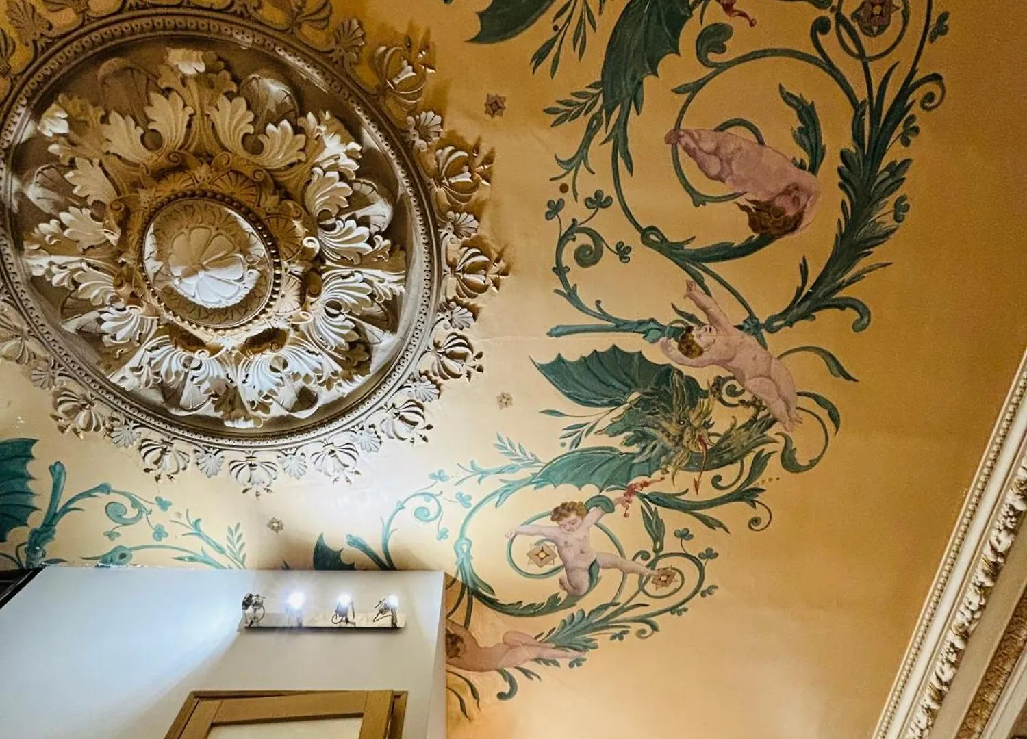 Belle Époque Palace Suites: Seaside Elegance in Menton 0*,  France