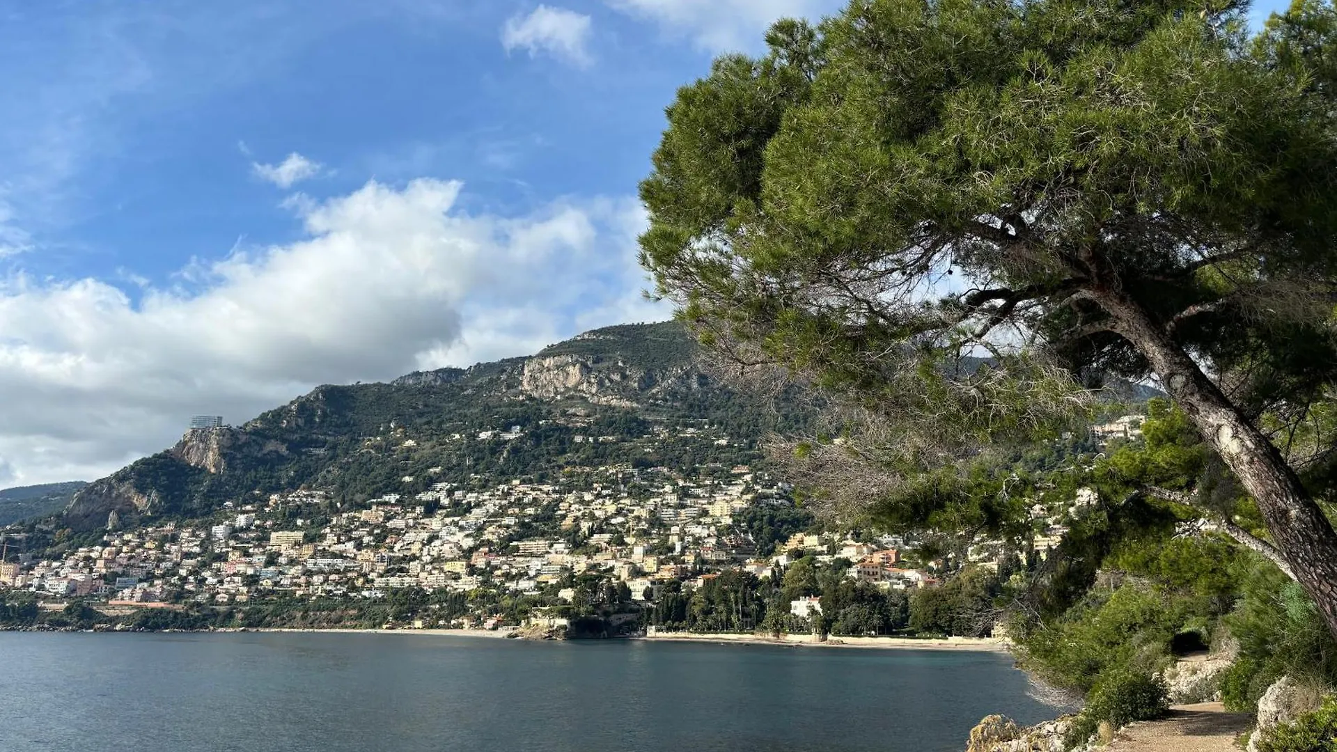 Belle Époque Palace Suites: Seaside Elegance in Menton Apartment