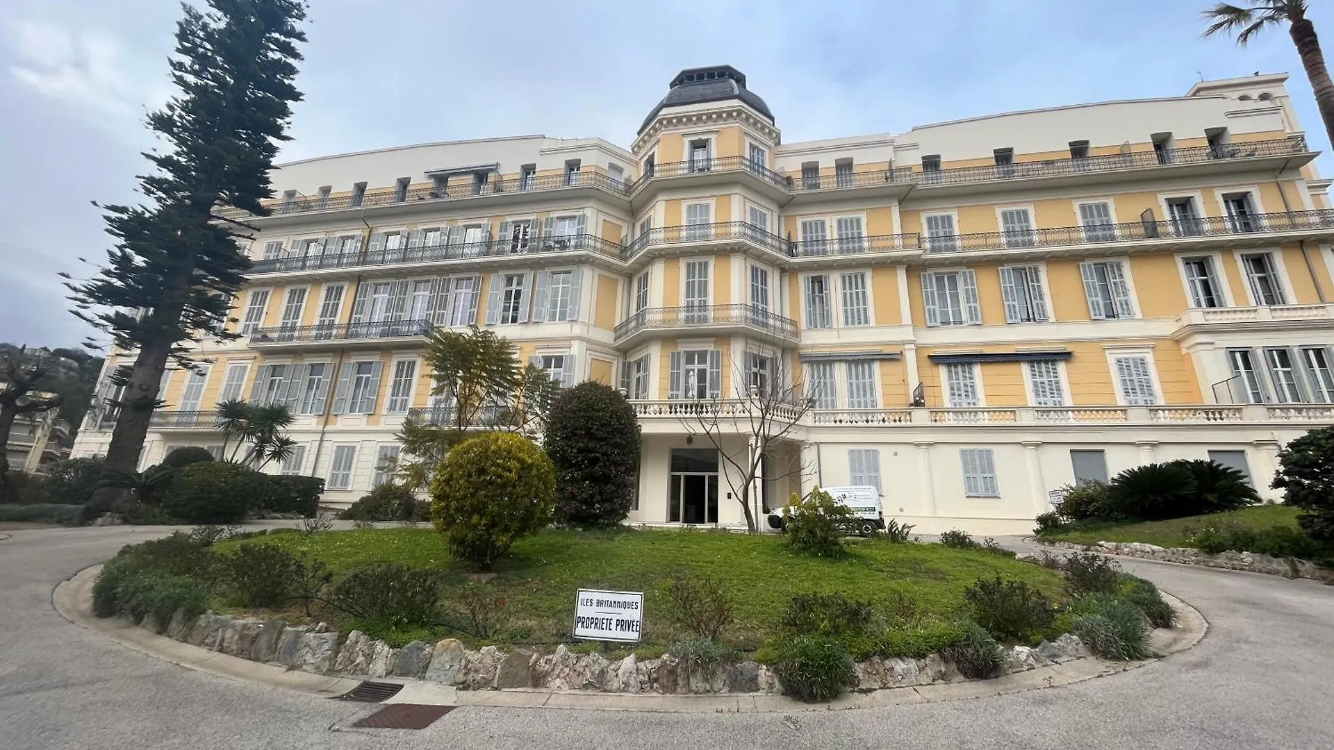 Apartment Belle Époque Palace Suites: Seaside Elegance in Menton